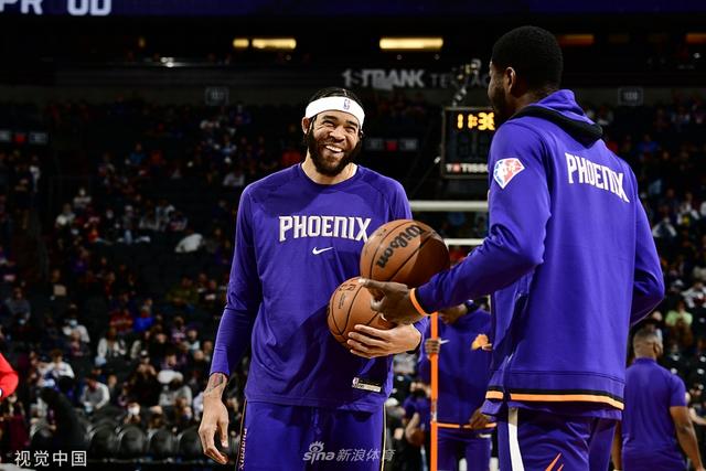 具震撼力的 具震撼力的