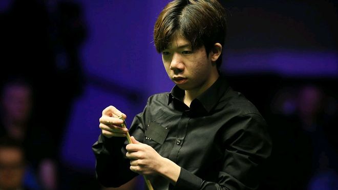 中场的巨大 中场的巨大