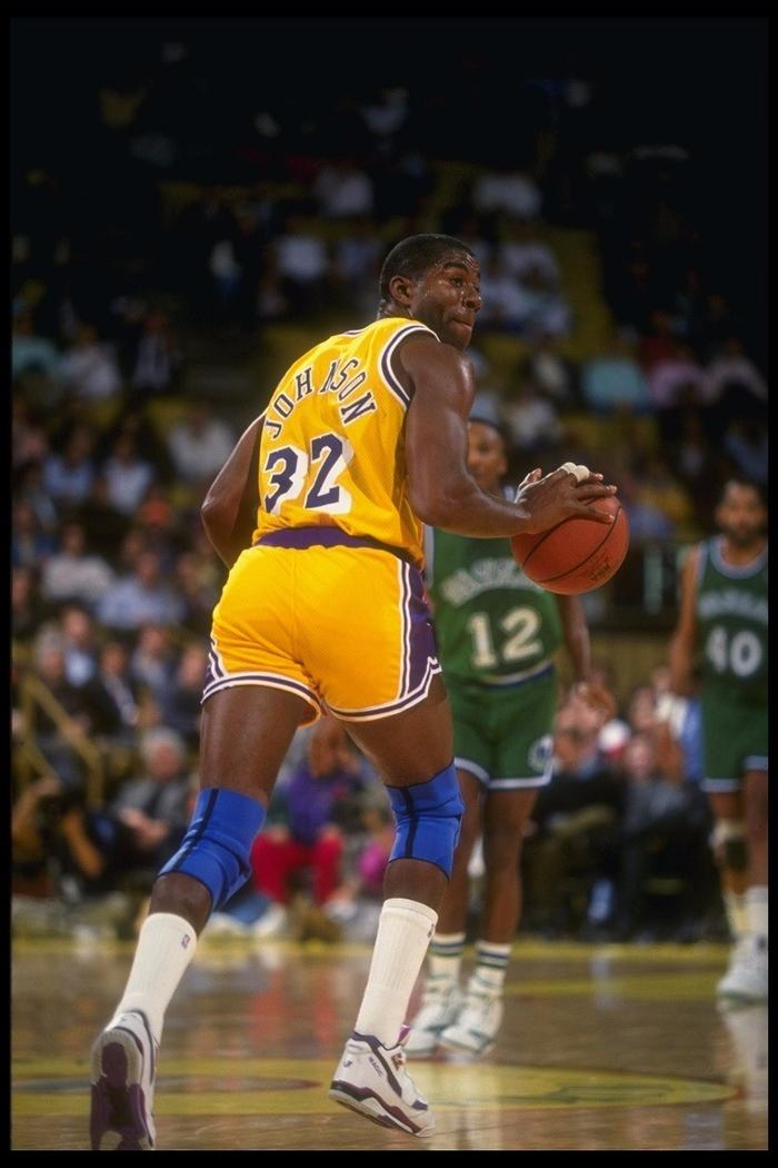 闫帅奇带来改善腰部灵活度与核心练习.