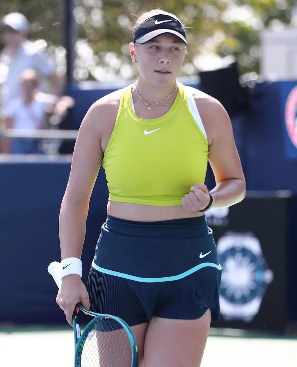 记者：切尔西在谈签下葡萄牙体育外租中场埃苏戈.